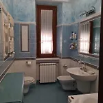 Deluxe Centrale, *